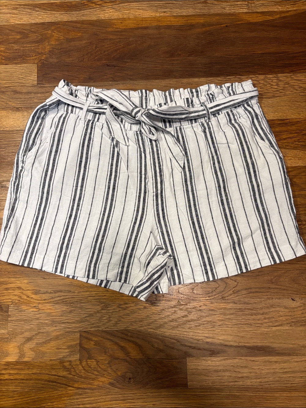 OLD NAVY linen blend pull on shorts